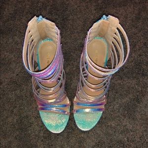 Women’s size 8 heel